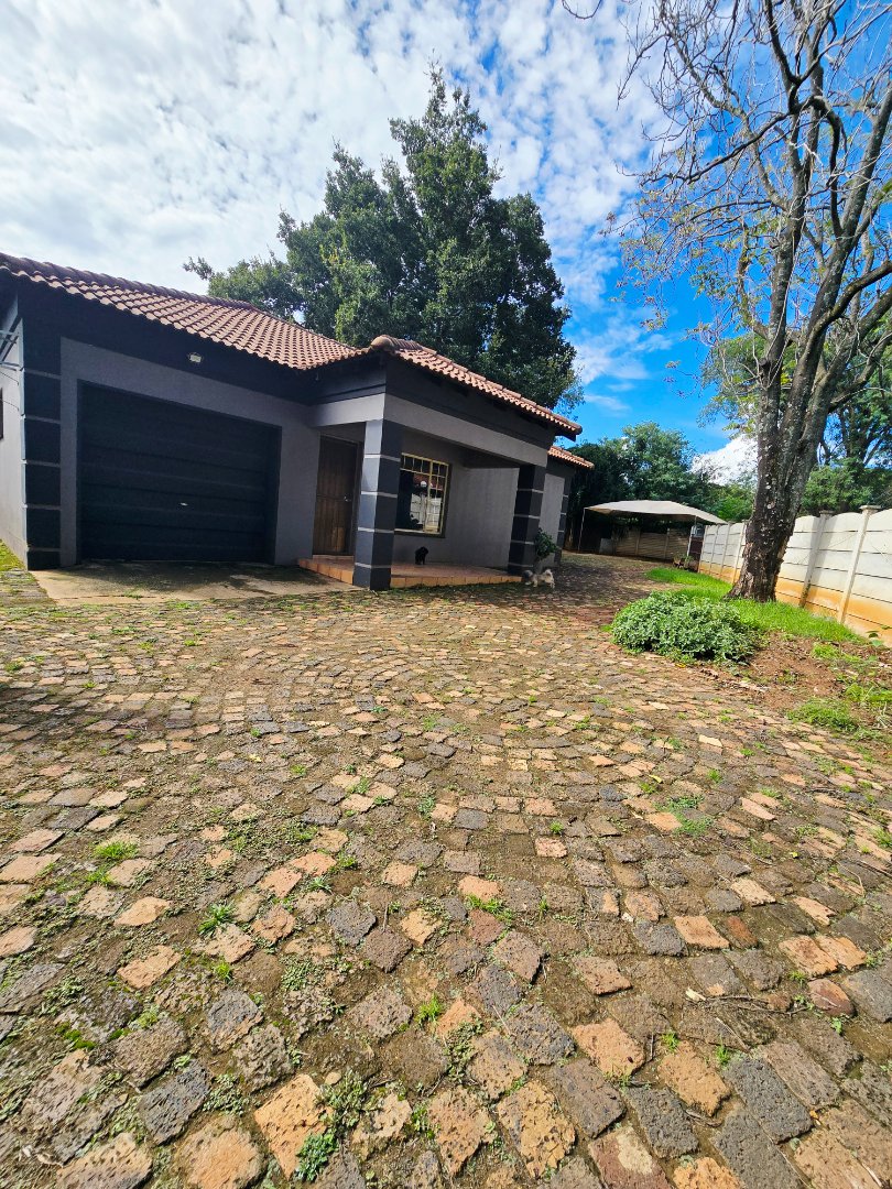 5 Bedroom Property for Sale in Flamwood North West